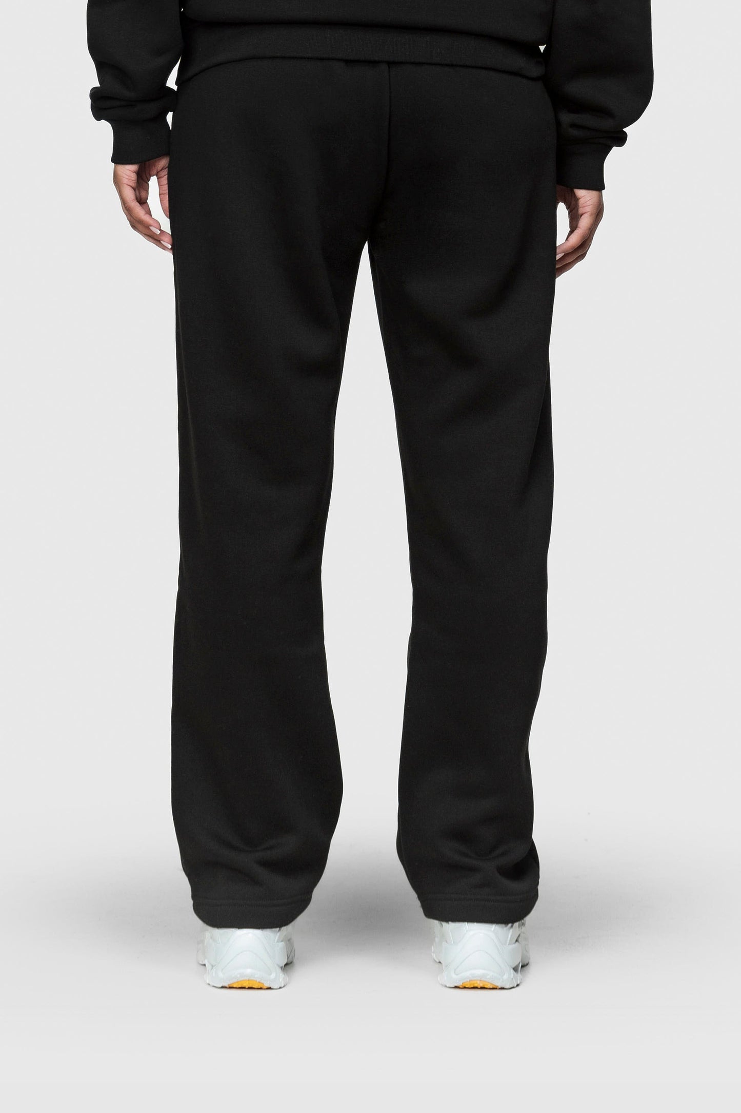 BASIC SWEATPANTS BLACK